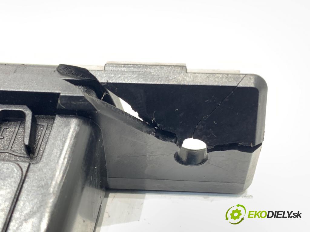 BMW E92 coupe 2009 180 kW 330 d xDrive 2993 Držiak na nápoje 7127461 (Držiak (úchyt) na nápoje)