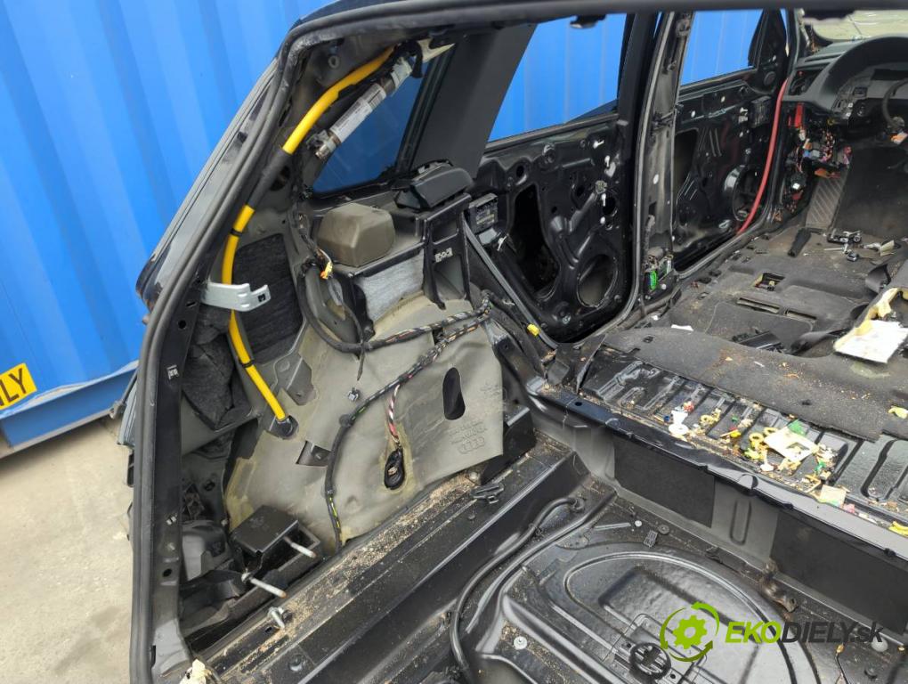 AUDI Q5 8R SUV 2009 125 kW 2.0 TDI quattro 1968 KAROSERIA ČTVRŤÁK blatník zadní část levý pravý práh střecha PODŁUŻNICA levý pravý