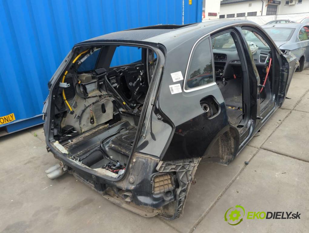 AUDI Q5 8R SUV 2009 125 kW 2.0 TDI quattro 1968 KAROSERIA ČTVRŤÁK blatník zadní část levý pravý práh střecha PODŁUŻNICA levý pravý