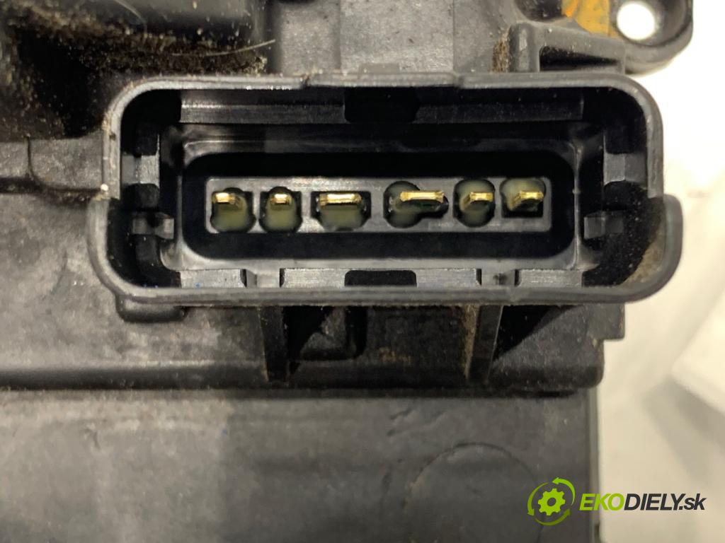 RENAULT MASTER III Autobus 2019 125 kW 2.3 dCi 170 FWD (JV0L) 2298 zámok dveře pravý přední část 805020009R