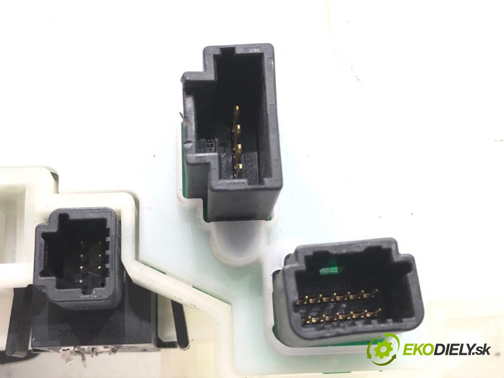 RENAULT MASTER III Autobus 2019 125 kW 2.3 dCi 170 FWD (JV0L) 2298 Prepínač kombinovaný  (Prepínacie páčky pod volantom)