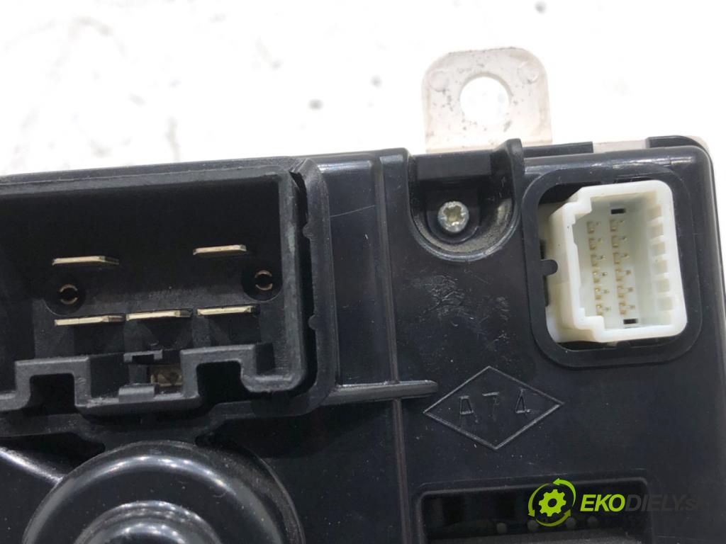 RENAULT MASTER III Autobus 2019 125 kW 2.3 dCi 170 FWD (JV0L) 2298 Panel ovládaní topení 275107490R (Páčky pod volantem)