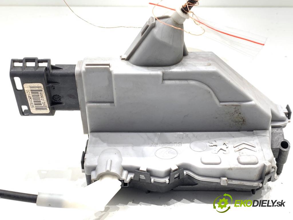 PEUGEOT 3008 nadwozie wielkoprzestrzenne (MPV) 2014 84 kW 1.6 HDi 1560 zámok dveře levý zadní část