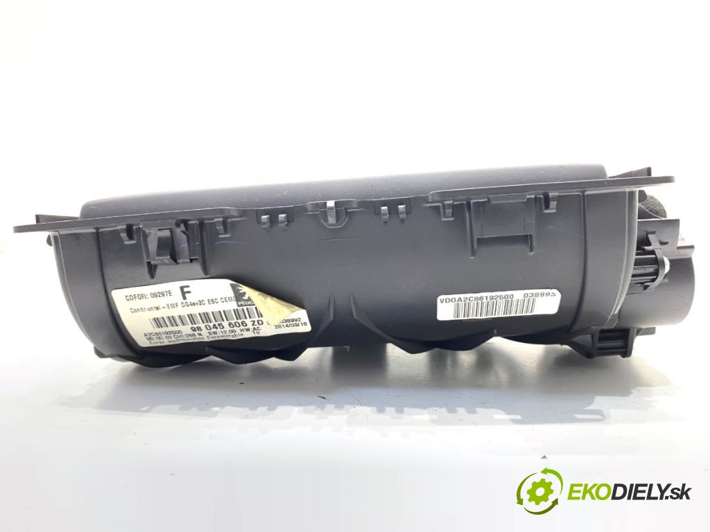 PEUGEOT 3008 nadwozie wielkoprzestrzenne (MPV) 2014 84 kW 1.6 HDi 1560 Dislpej 98045606 (Prístrojová doska)