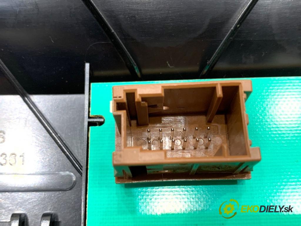 PEUGEOT 3008 nadwozie wielkoprzestrzenne (MPV) 2014 84 kW 1.6 HDi 1560 Dislpej 98045606 (Prístrojová doska)