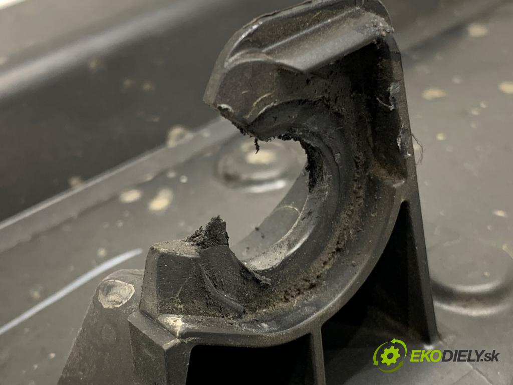 PEUGEOT 3008 nadwozie wielkoprzestrzenne (MPV) 2014 84 kW 1.6 HDi 1560 Obal filtra vzduchu 9673061080 (Obal vzduchového filtra)