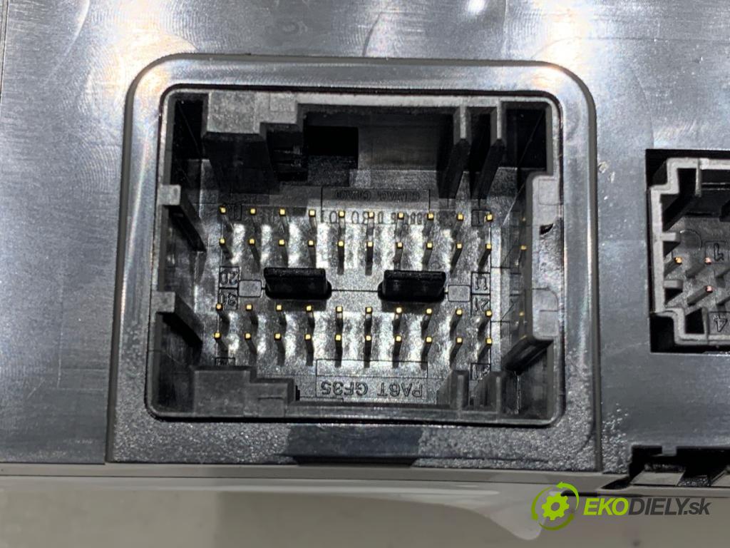 PEUGEOT 3008 nadwozie wielkoprzestrzenne (MPV) 2014 84 kW 1.6 HDi 1560 Panel ovládania kúrenia 96738322XT (Prepínacie páčky pod volantom)