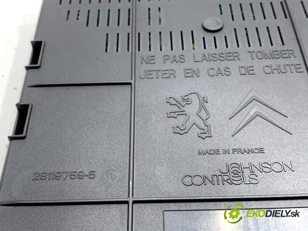 PEUGEOT 3008 nadwozie wielkoprzestrzenne (MPV) 2014 84 kW 1.6 HDi 1560 modul BSI 9678477180 (Pojistková skříňka)