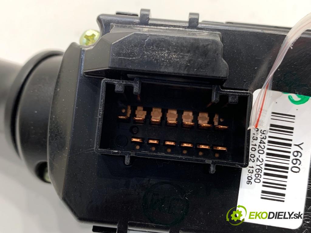 KIA CEED liftback 2014 73 kW 1.4 CVVT 1396 Prepínač kombinovaný 93410-1M631 (Prepínacie páčky pod volantom)