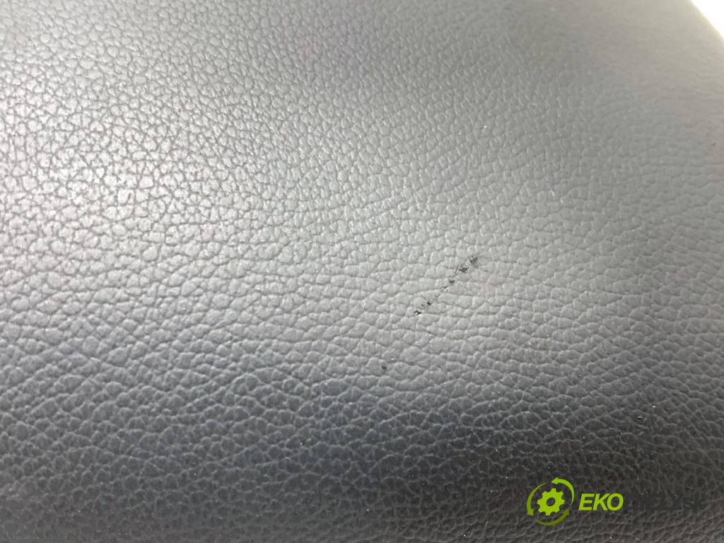 KIA CEED liftback 2014 73 kW 1.4 CVVT 1396 Lakťová opierka  (Lakťová opierka)