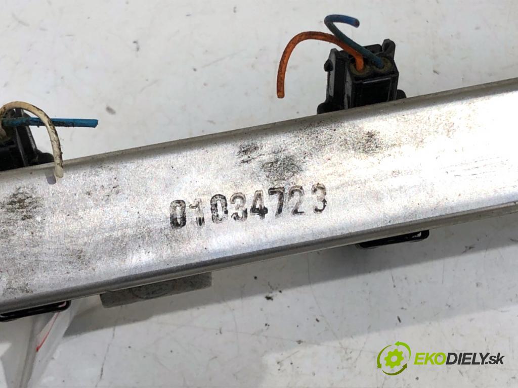 KIA CEED liftback 2014 73 kW 1.4 CVVT 1396 Lišta vstrekovacia  (Vstrekovacia lišta)