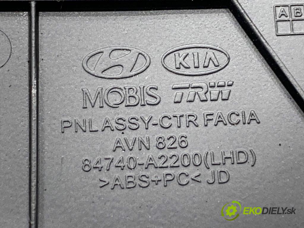 KIA CEED liftback 2014 73 kW 1.4 CVVT 1396 rámeček radia 84740-A2200