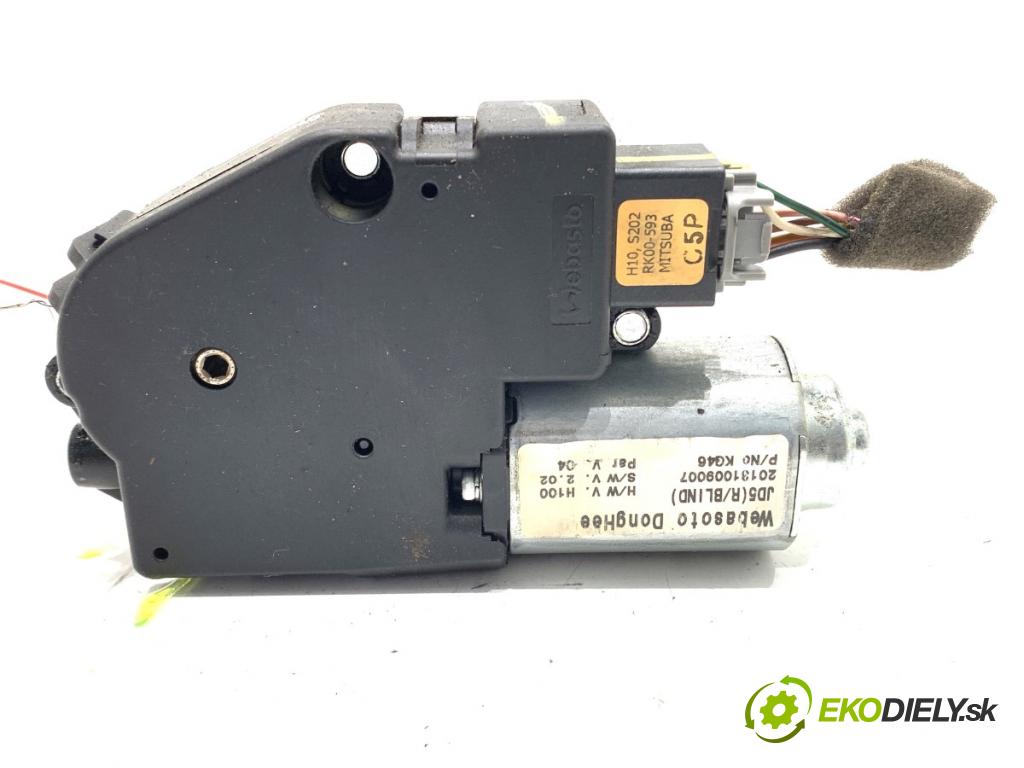 KIA CEED liftback 2014 73 kW 1.4 CVVT 1396 motor střešního okna RK00-593