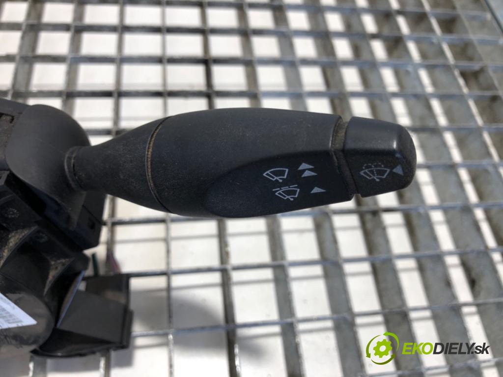 FORD TRANSIT IV Autobus 2004 92 kW 2.4 TDE (F_C_, F_B_, F_A_) 2402 Prepínač kombinovaný  (Prepínacie páčky pod volantom)