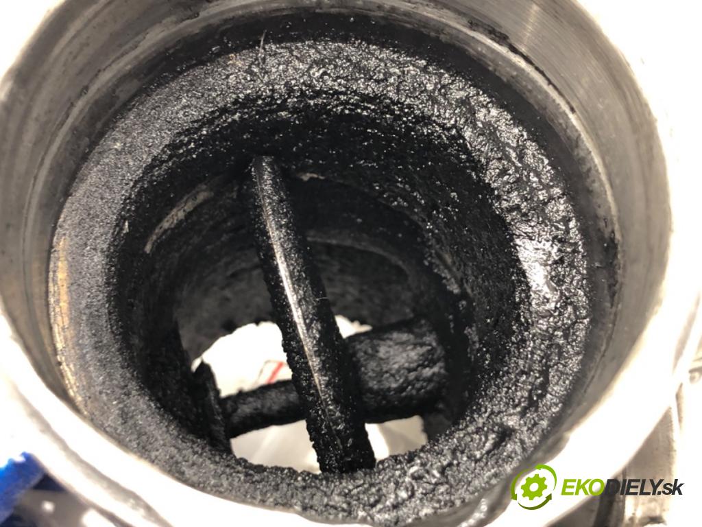 VW PASSAT B5 FL sedan 2002 96 kW 1.9 TDI 4motion 1896 Škrtiaca klapka 038129637L (Škrtiaca klapka)