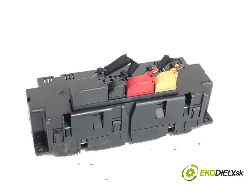 VW PASSAT B5 FL sedan 2002 96 kW 1.9 TDI 4motion 1896 Panel ovládania kúrenia 96738322XT (Prepínacie páčky pod volantom)