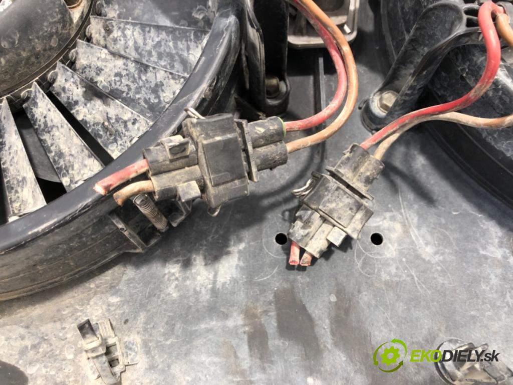 VW TRANSPORTER T4 Skrzynia 1991 57 kW 2.4 D 2370 ventilátor chladiče 701121207B (Ventilátor)