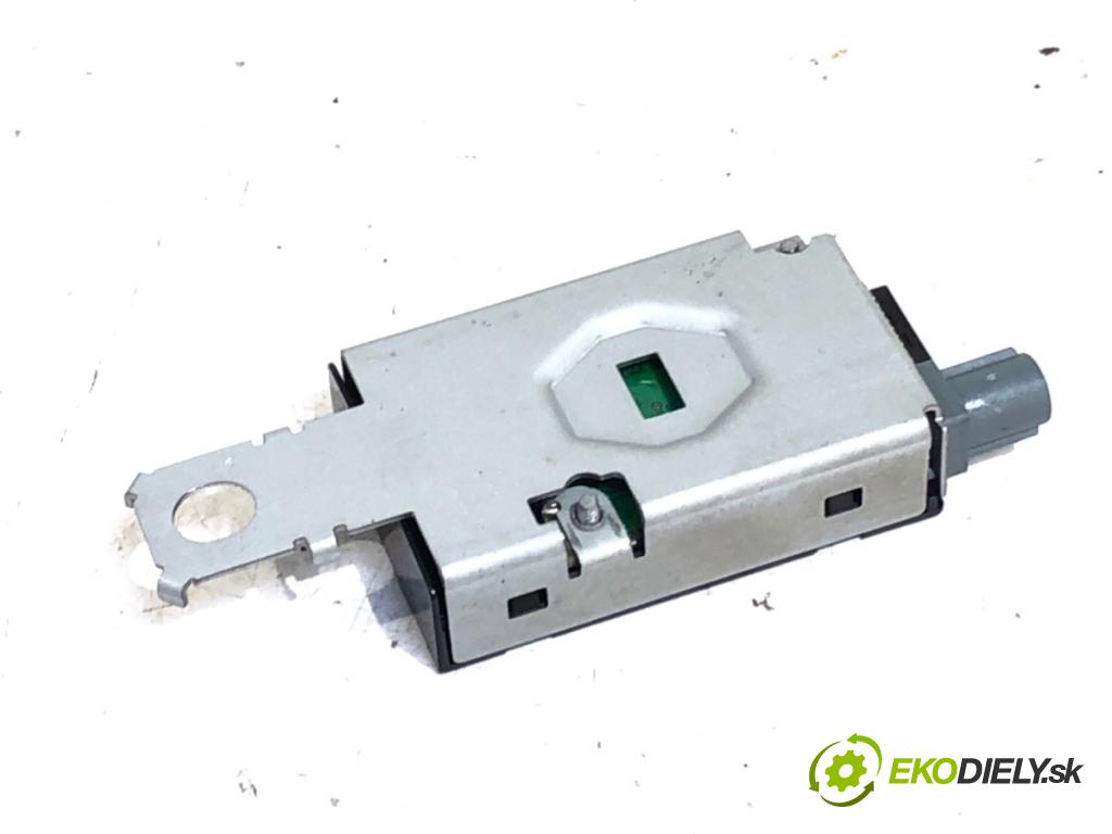 PEUGEOT 3008 nadwozie wielkoprzestrzenne (MPV) 2014 84 kW 1.6 HDi 1560 Zosilňovač 9664378080 (Zosilňovač)