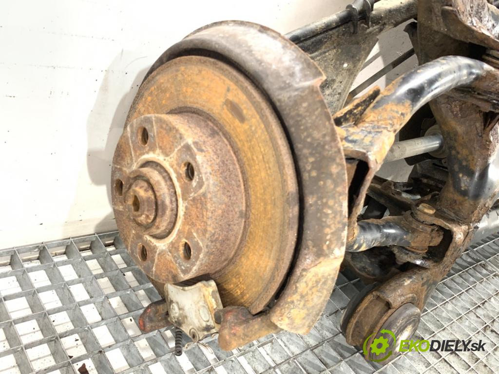 VW PASSAT B5 FL sedan 2002 96 kW 1.9 TDI 4motion 1896 výztuha zadní část komplet 4MOTION