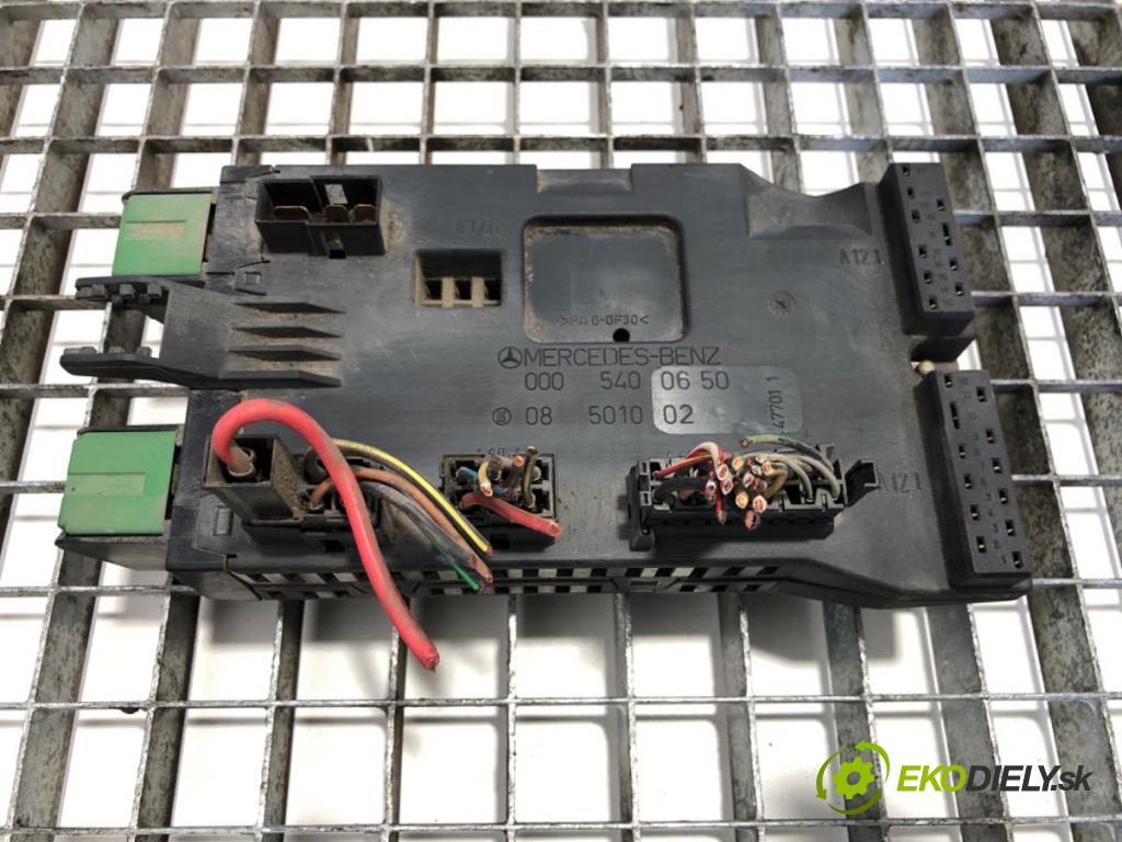 MERCEDES-BENZ W638 Autobus 2000 60 kW 108 CDI 2.2 (638.194) 2148 skříňka poistková 0005400650 (Pojistková skříňka)