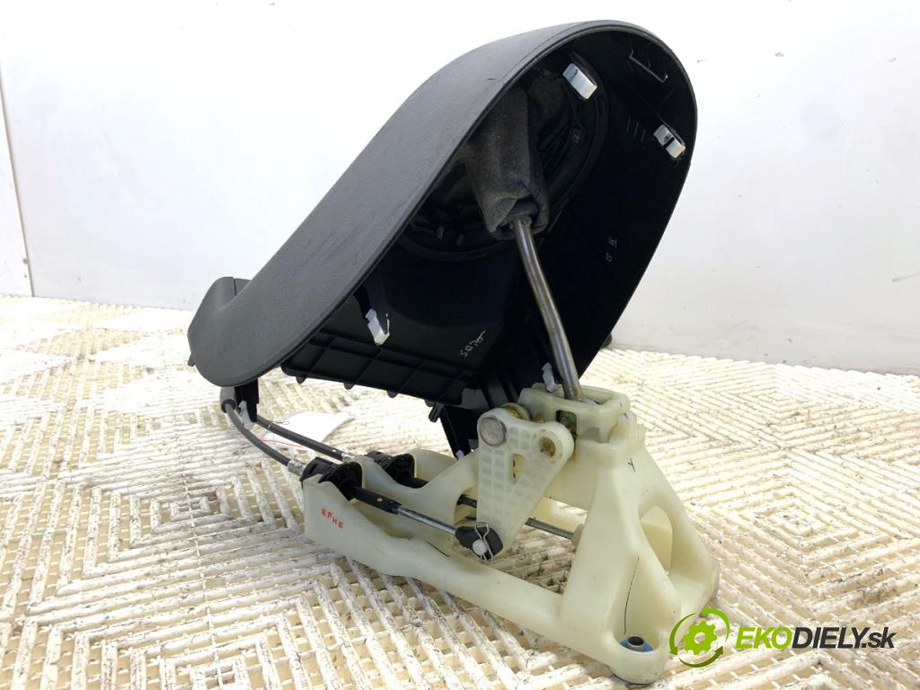 HYUNDAI i20 liftback 2009 57 kW 1.2 1248 Kulisa  (Rýchlostná páka (kulisa))