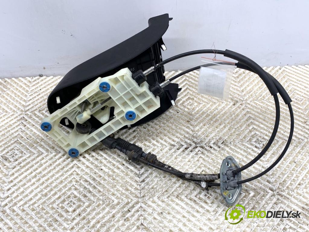 HYUNDAI i20 liftback 2009 57 kW 1.2 1248 Kulisa  (Rýchlostná páka (kulisa))