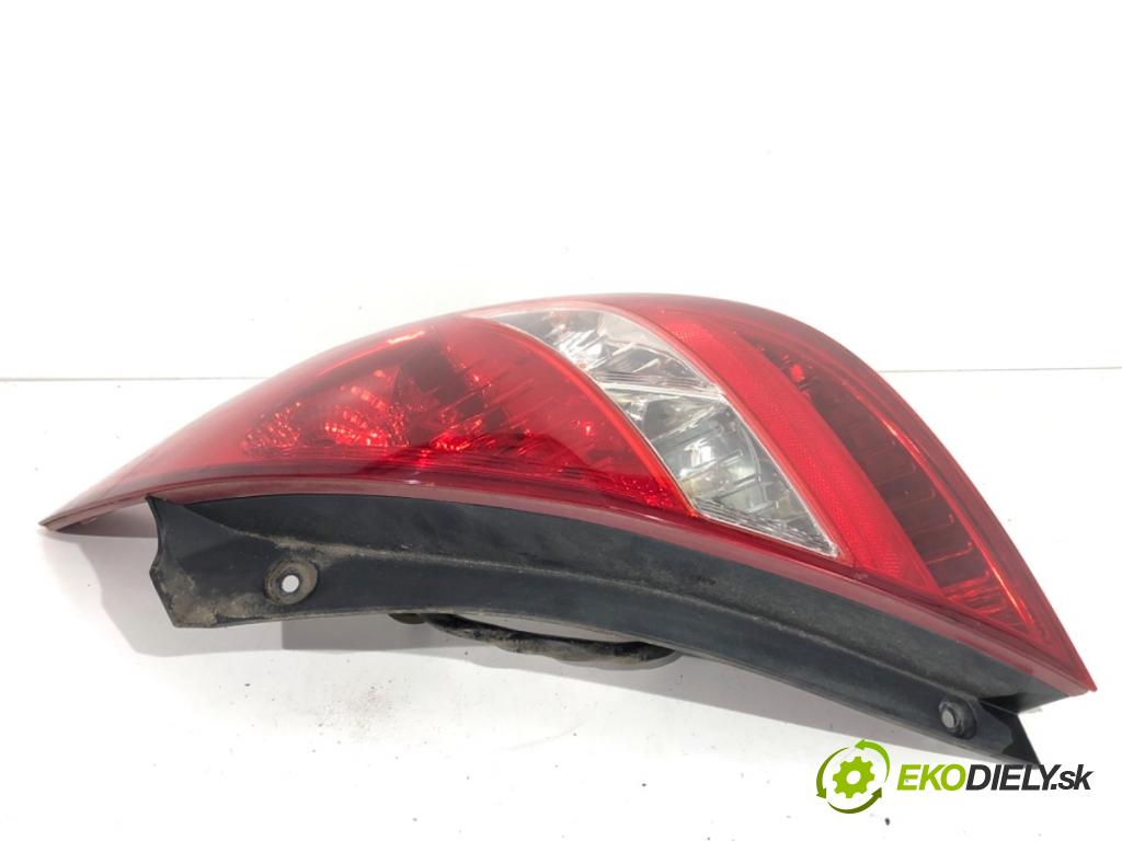 HYUNDAI i20 liftback 2009 57 kW 1.2 1248 světlo pravý zadní část 92402-1J000