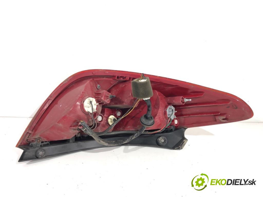 HYUNDAI i20 liftback 2009 57 kW 1.2 1248 světlo pravý zadní část 92402-1J000