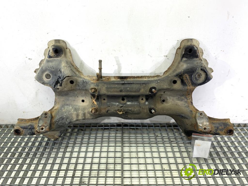 HYUNDAI i20 liftback 2009 57 kW 1.2 1248 výztuha pod motor  (Přední výztuha)