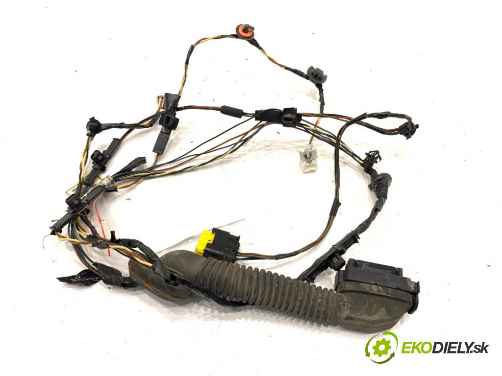 HYUNDAI i20 liftback 2009 57 kW 1.2 1248 káblovačka dveře přední část levý 