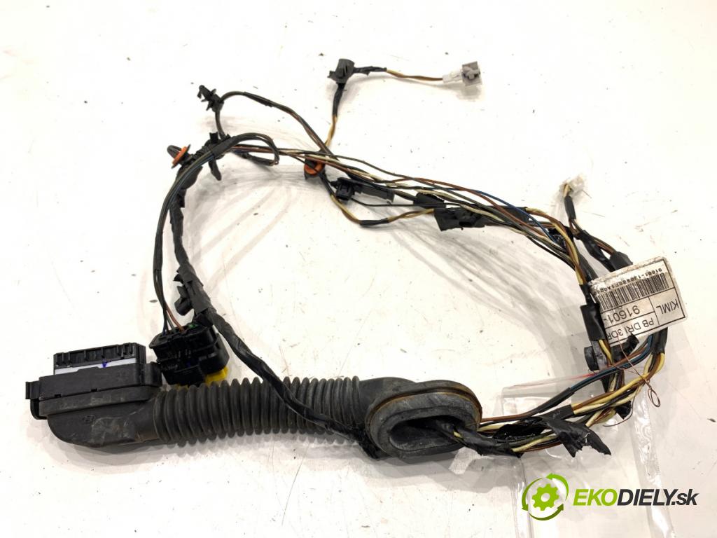 HYUNDAI i20 liftback 2009 57 kW 1.2 1248 káblovačka dveře přední část levý