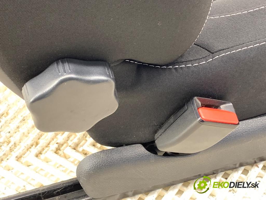 DACIA SANDERO II liftback 2017 54 kW 1.0 SCe 75 998 sedadlo levý přední část