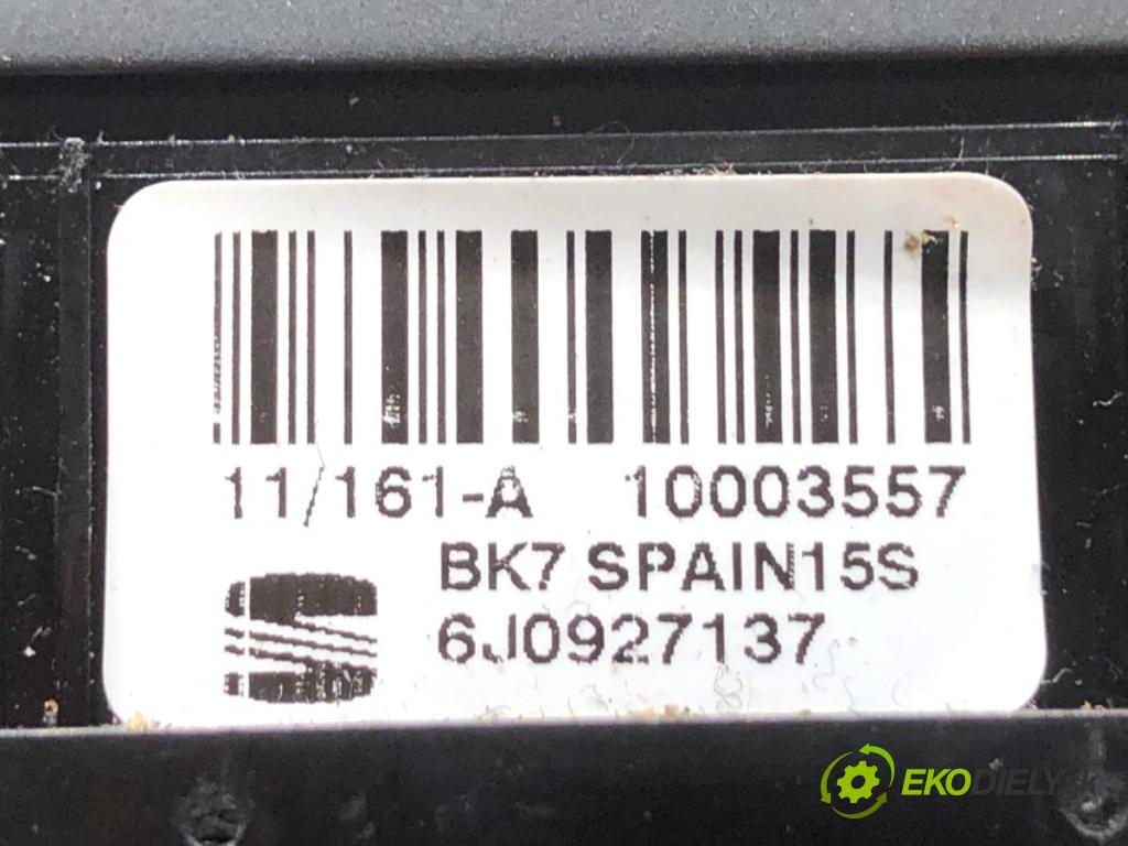 SEAT IBIZA IV liftback 2011 55 kW 1.2 TDI 1199 Spínač svetiel výstražných (núdzových) 6J0927137 (Prepínacie páčky pod volantom)