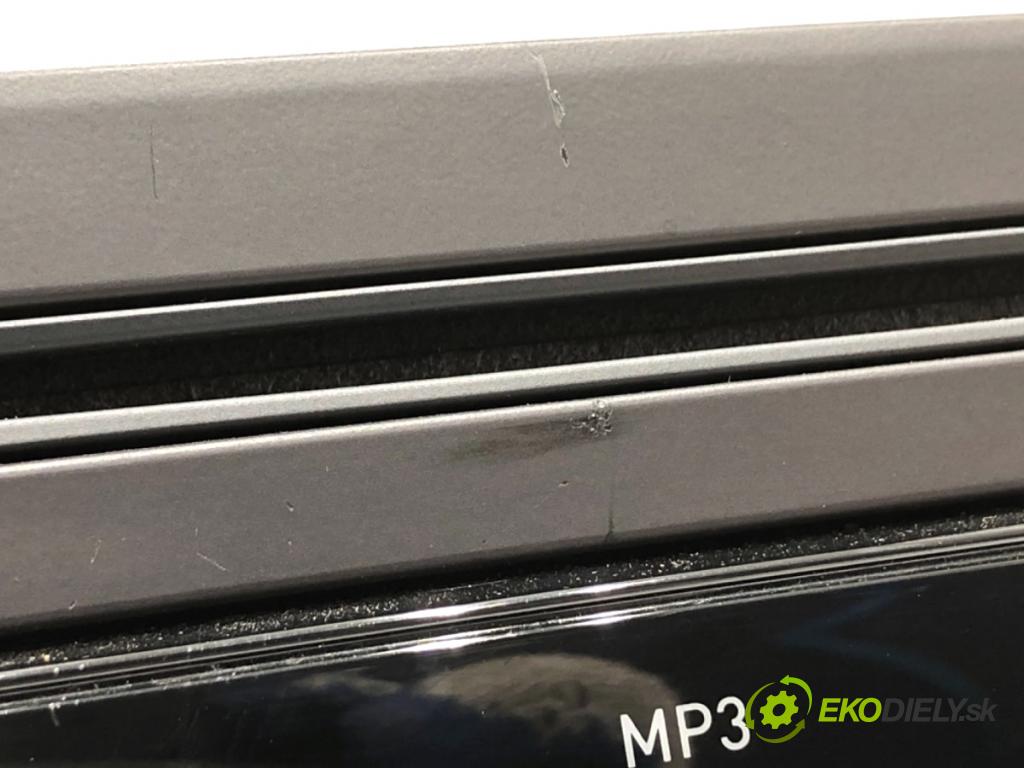 SEAT IBIZA IV liftback 2011 55 kW 1.2 TDI 1199 RADIO  (Audio zariadenie)