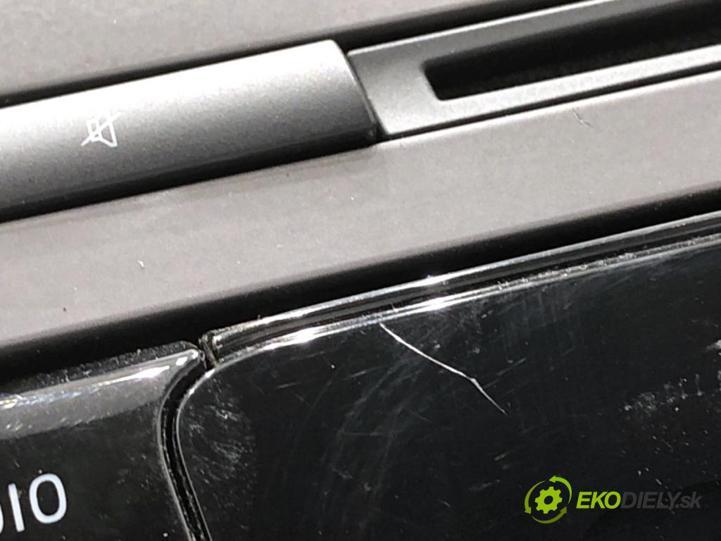 SEAT IBIZA IV liftback 2011 55 kW 1.2 TDI 1199 RADIO  (Audio zariadenie)