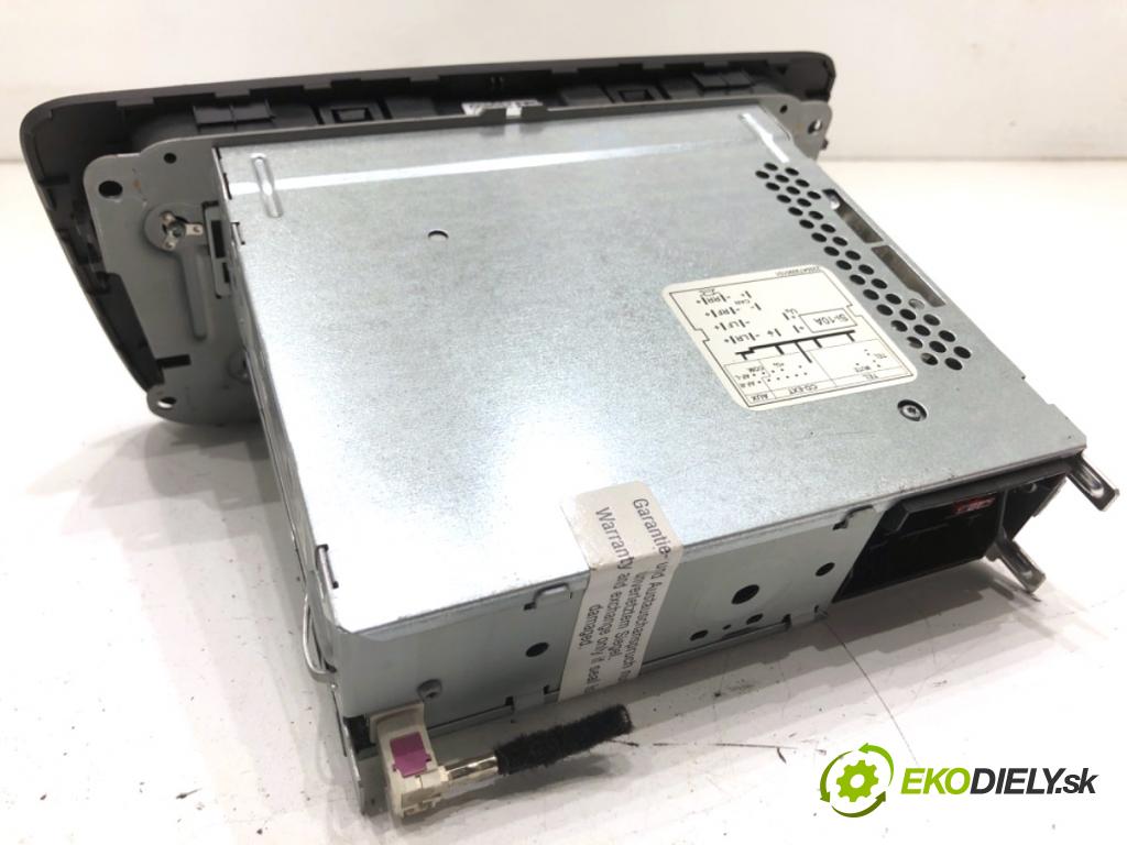 SEAT IBIZA IV liftback 2011 55 kW 1.2 TDI 1199 RADIO  (Audio zariadenie)