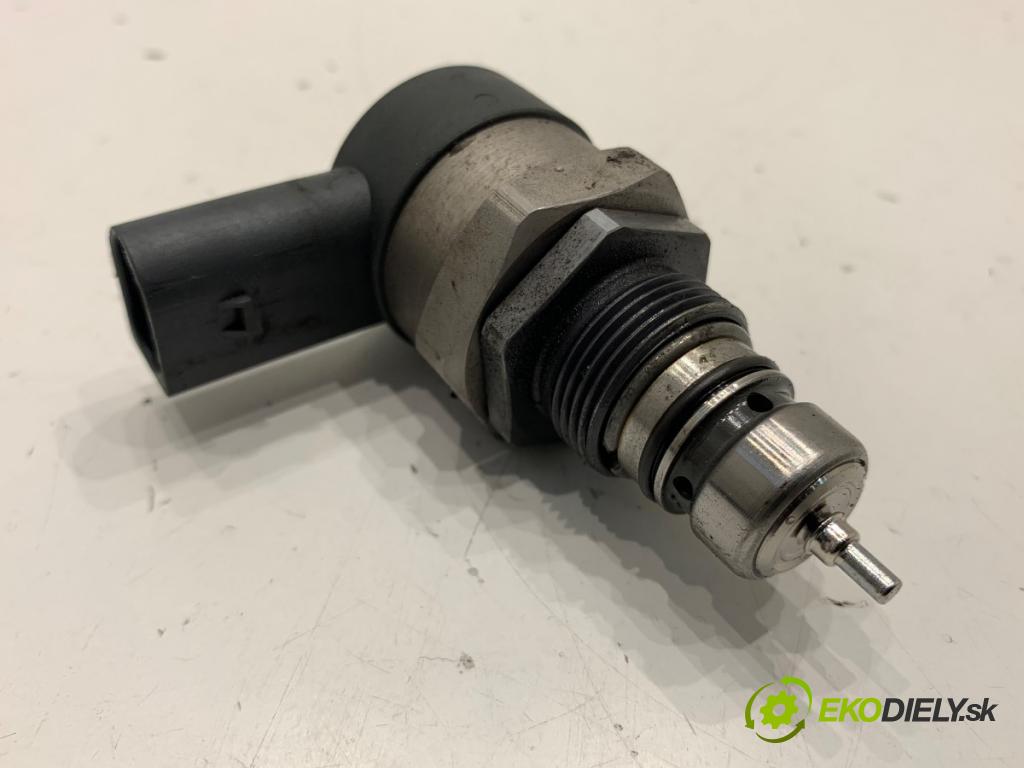 SEAT IBIZA IV liftback 2011 55 kW 1.2 TDI 1199 Regulátor tlaku paliva 057130764AB (Palivový systém ostatné)