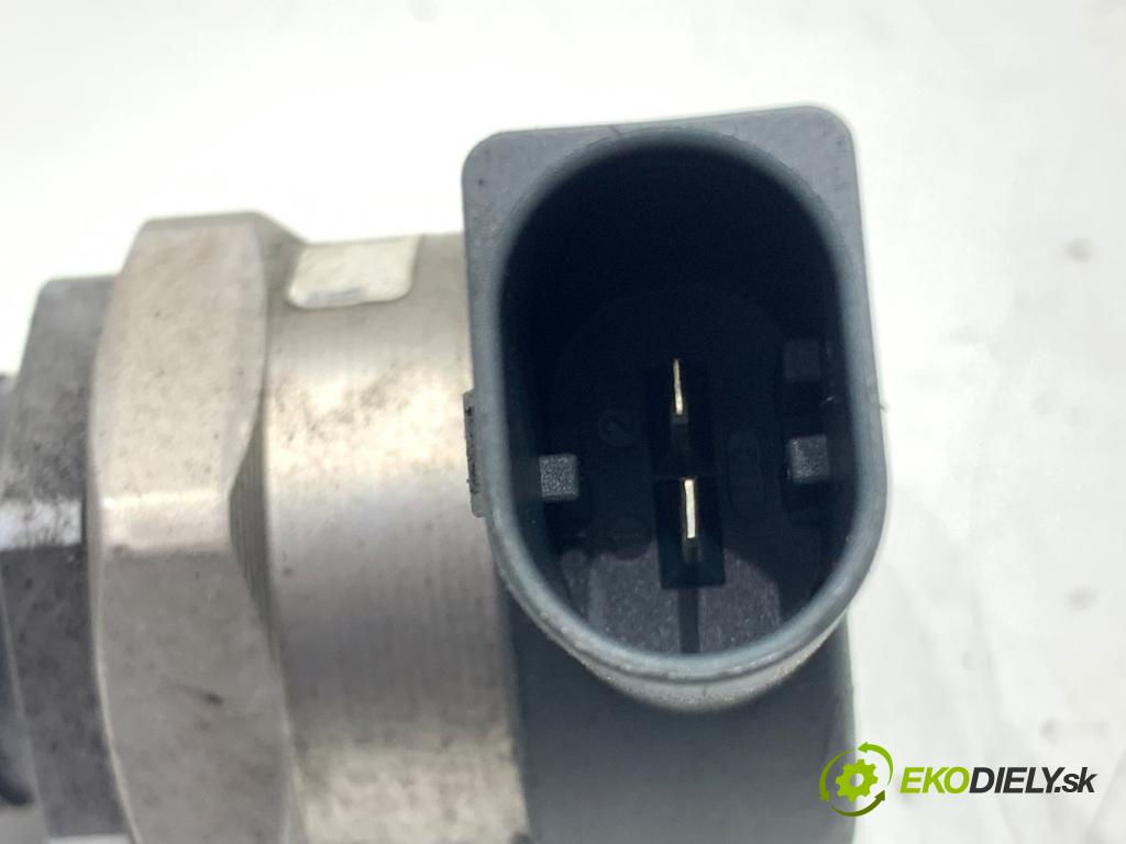 SEAT IBIZA IV liftback 2011 55 kW 1.2 TDI 1199 Regulátor tlaku paliva 057130764AB (Palivový systém ostatné)