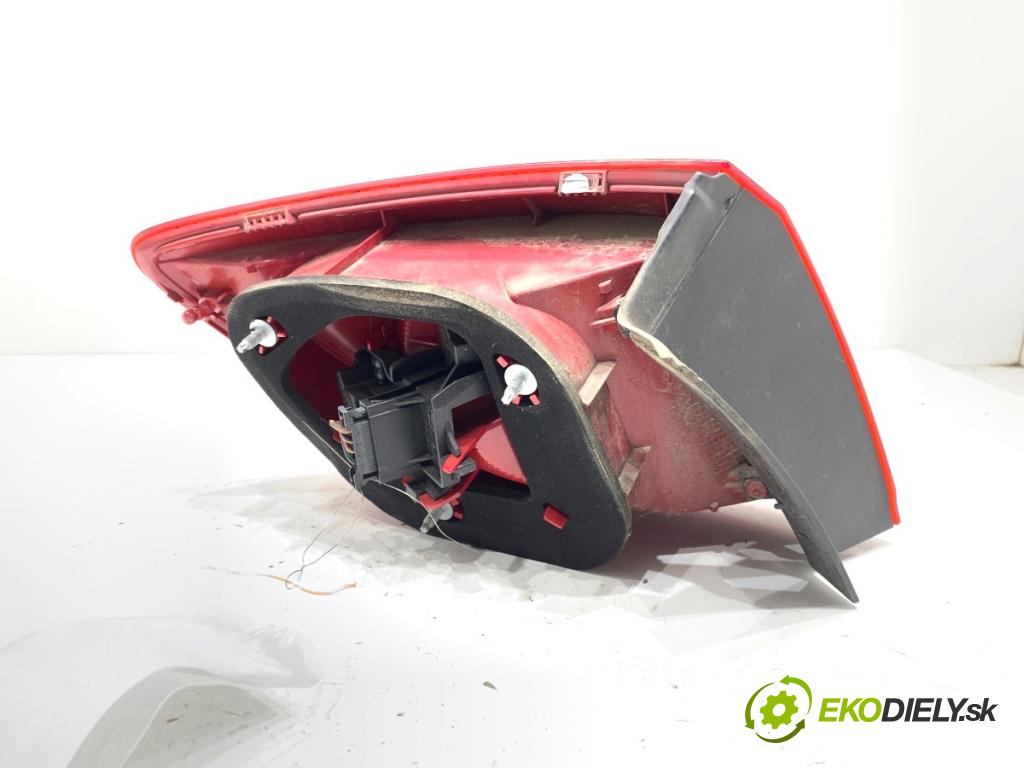 SEAT IBIZA IV liftback 2011 55 kW 1.2 TDI 1199 světlo pravý zadní část 6J8945096C