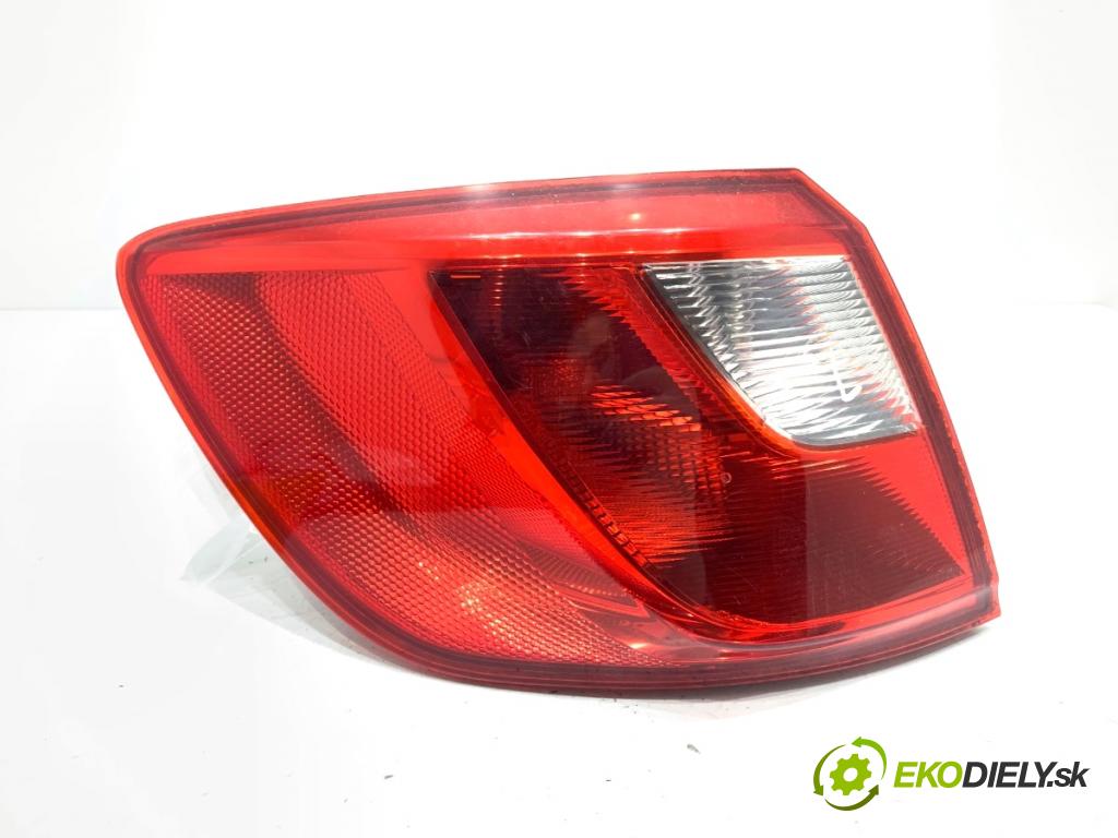 SEAT IBIZA IV liftback 2011 55 kW 1.2 TDI 1199 světlo levý zadní část 6J8945095