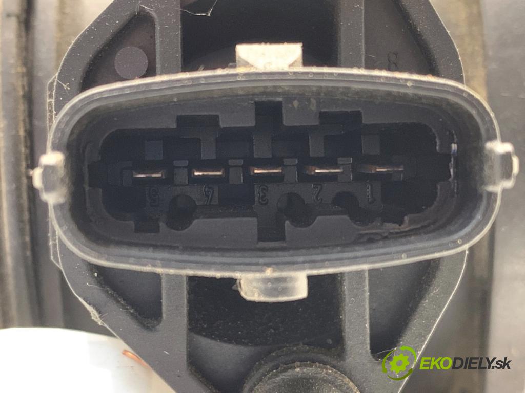 VOLVO S60 I sedan 2003 120 kW 2.4 D5 2401 Váha vzduchu 8670115 (Váha vzduchu)