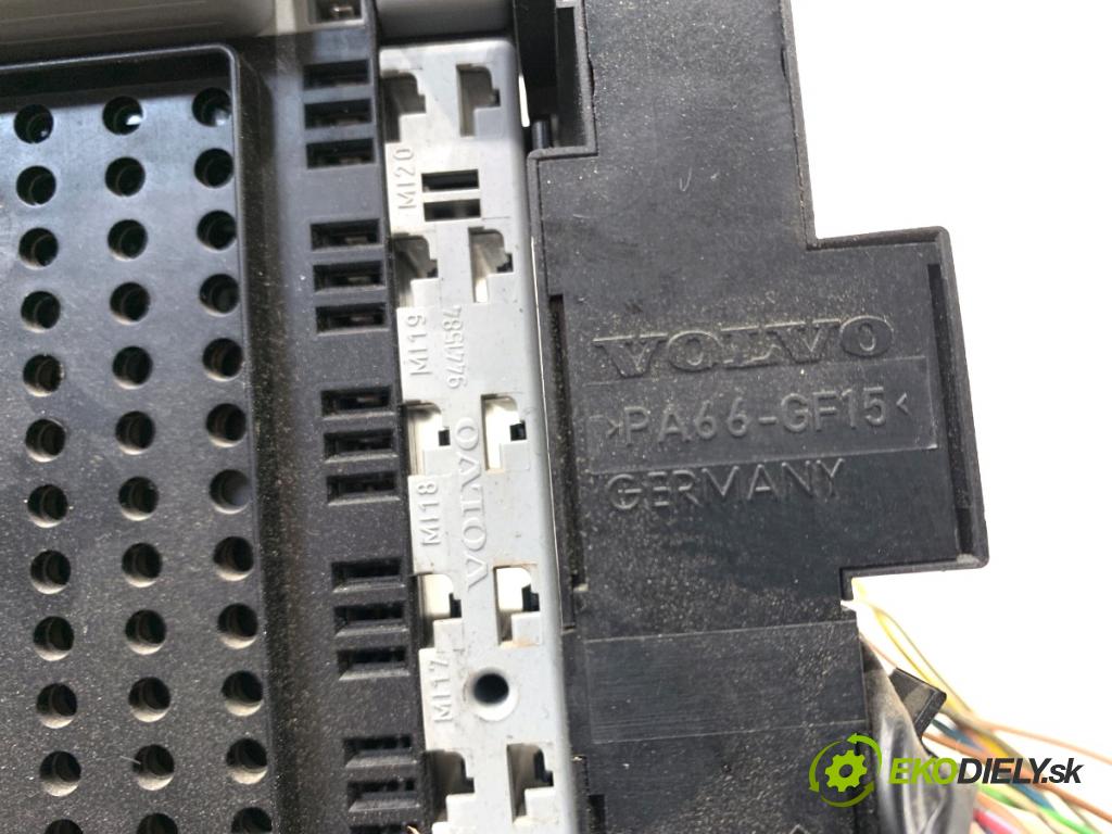 VOLVO S60 I sedan 2003 120 kW 2.4 D5 2401 modul BSI P8691998 (Pojistková skříňka)