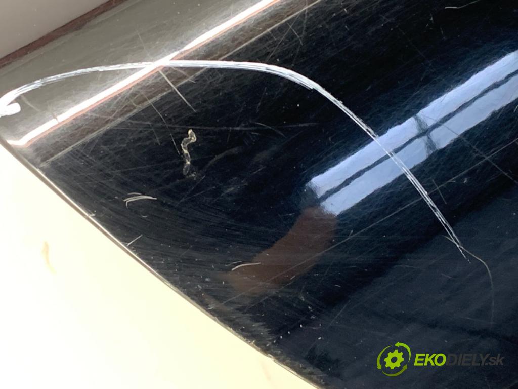 VOLVO S60 I sedan 2003 120 kW 2.4 D5 2401 dveře pravý zadní část
