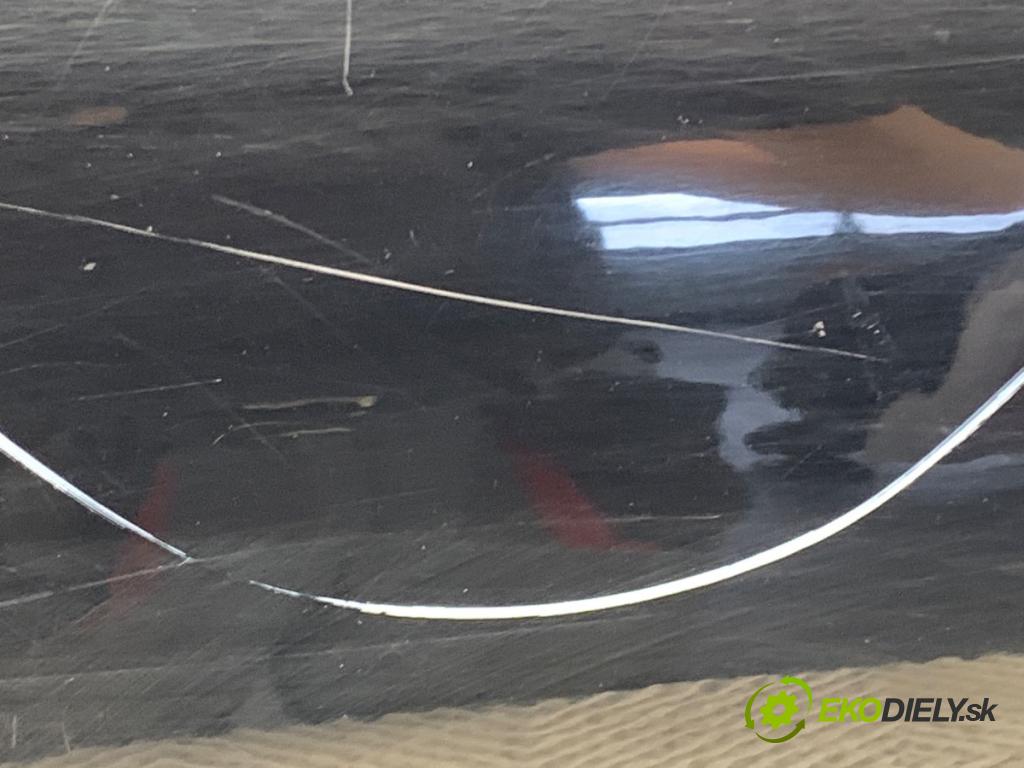 VOLVO S60 I sedan 2003 120 kW 2.4 D5 2401 dveře pravý zadní část
