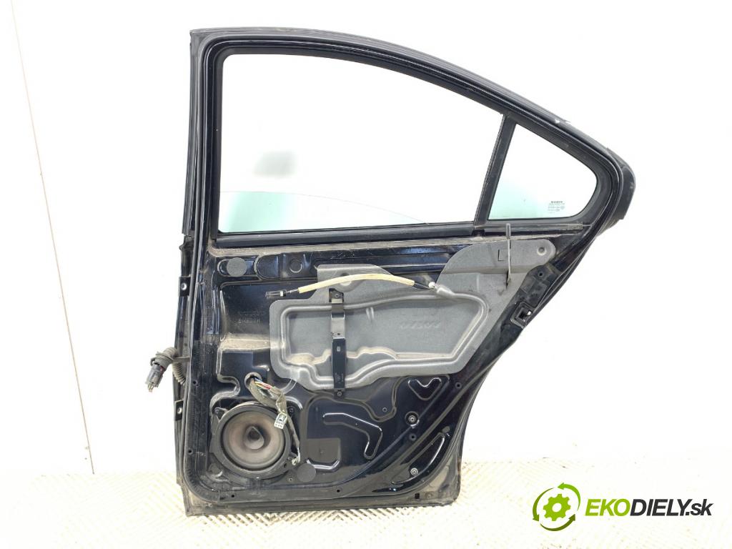 VOLVO S60 I sedan 2003 120 kW 2.4 D5 2401 dveře pravý zadní část