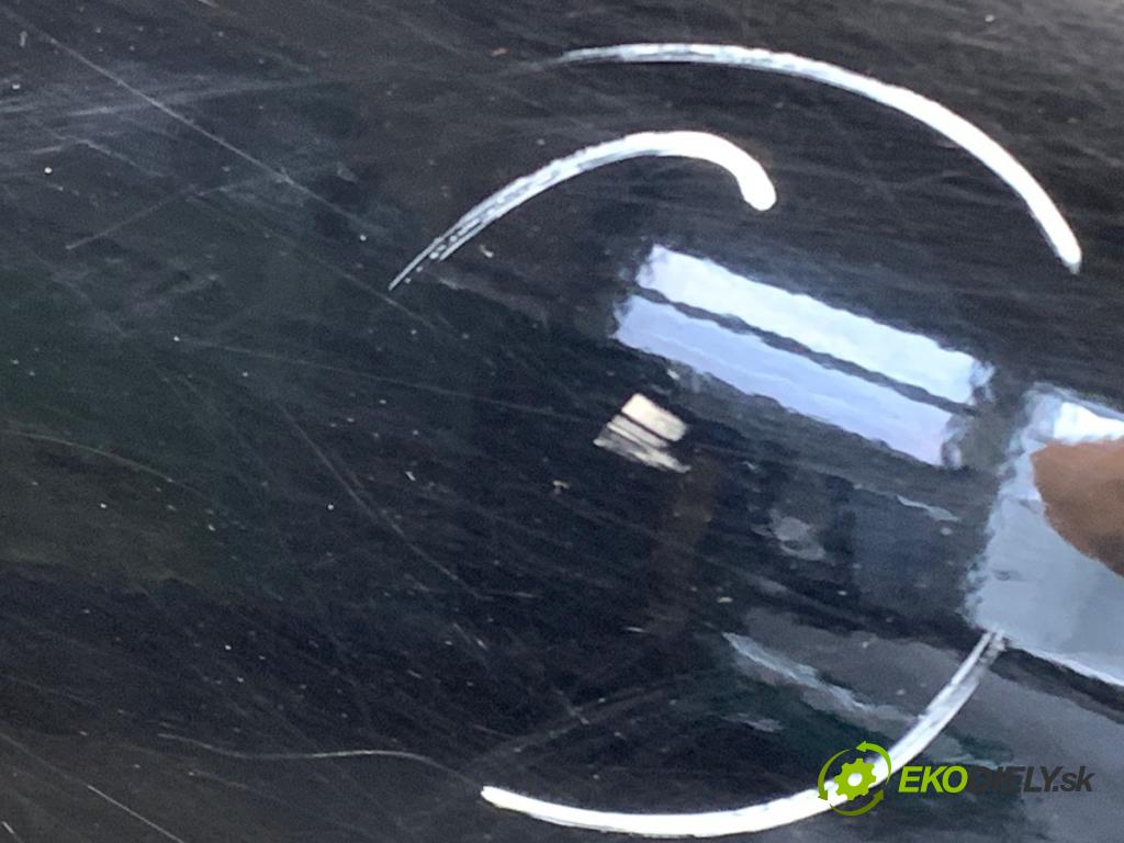 VOLVO S60 I sedan 2003 120 kW 2.4 D5 2401 dveře levý zadní část