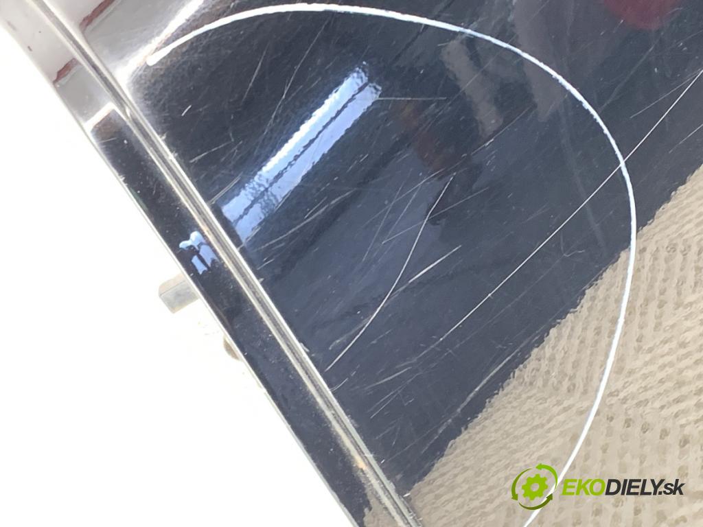 VOLVO S60 I sedan 2003 120 kW 2.4 D5 2401 dveře levý zadní část