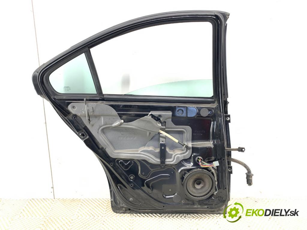 VOLVO S60 I sedan 2003 120 kW 2.4 D5 2401 dveře levý zadní část