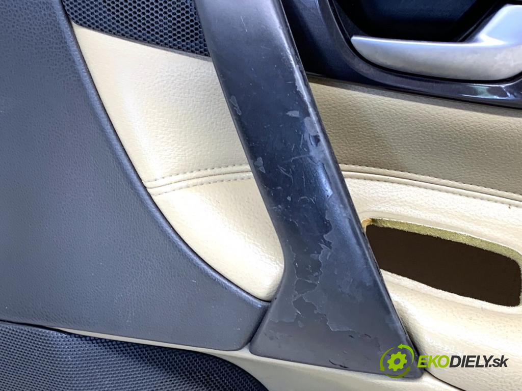 VOLVO S60 I sedan 2003 120 kW 2.4 D5 2401 ča dveře pravý přední část