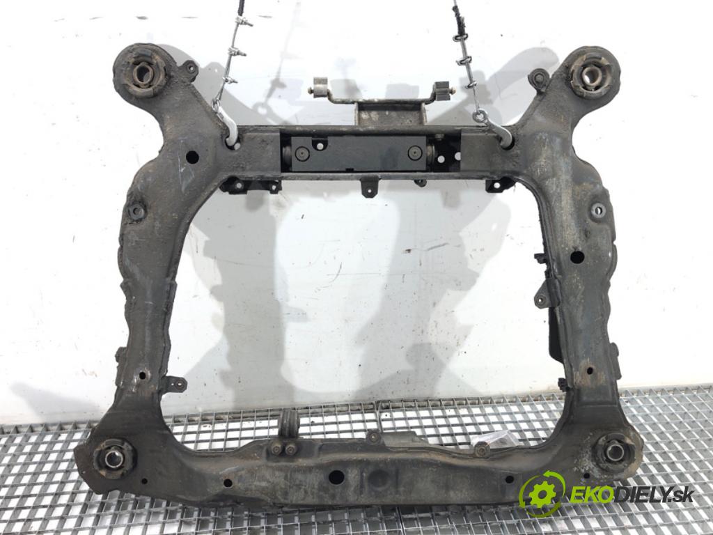 VOLVO S60 I sedan 2003 120 kW 2.4 D5 2401 výztuha pod motor 30645159 (Přední výztuha)